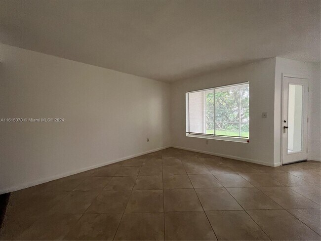 Building Photo - 815 Boynton Beach Blvd
