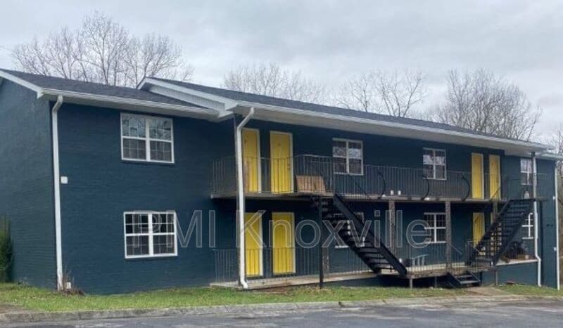 Photo - 123 Ingersoll Ave