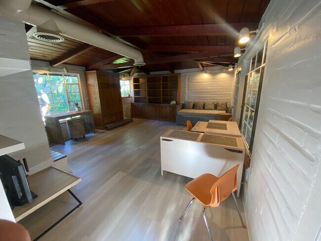 Building Photo - 1313 Bryant St