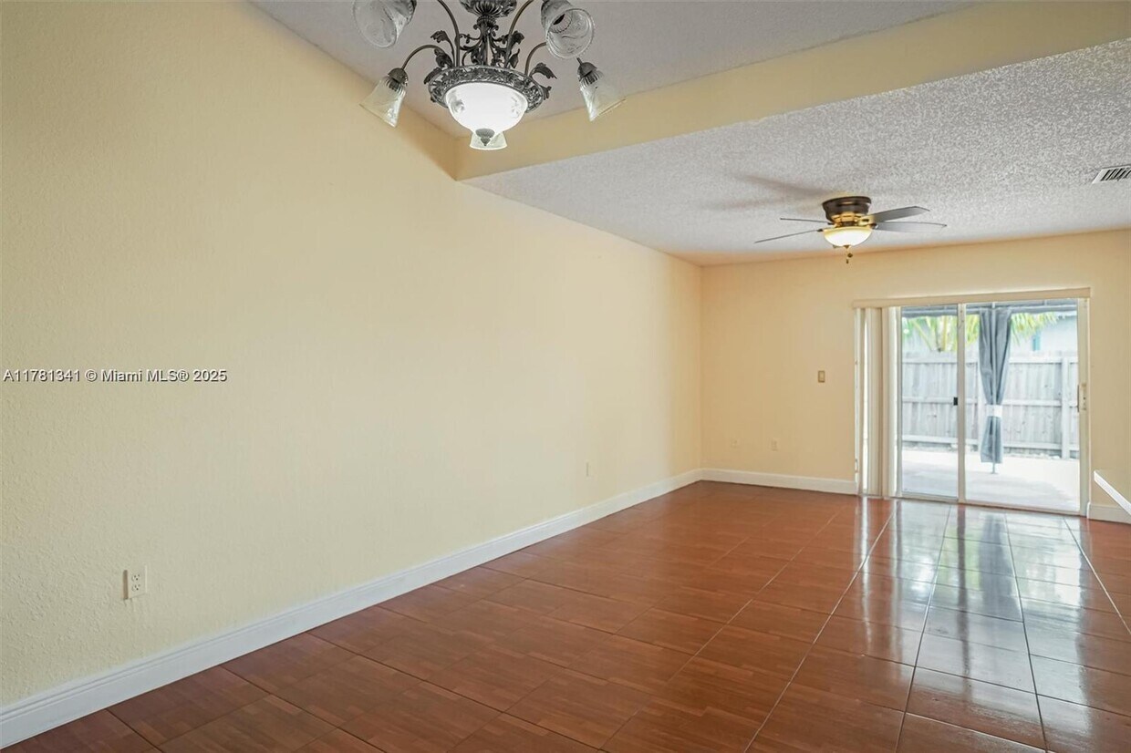 Foto del edificio - 11605 SW 147th Ave