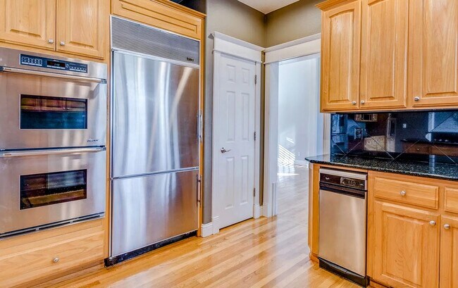 Foto del edificio - 450 NW Pacific Grove Dr