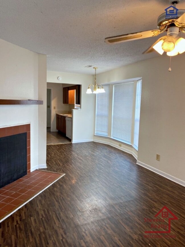 Building Photo - 445 Oriole Dr