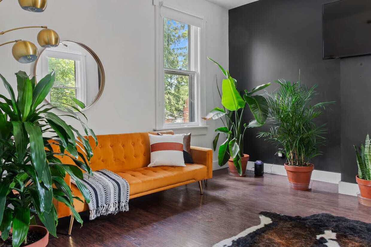 Foto principal - 241 W Water St