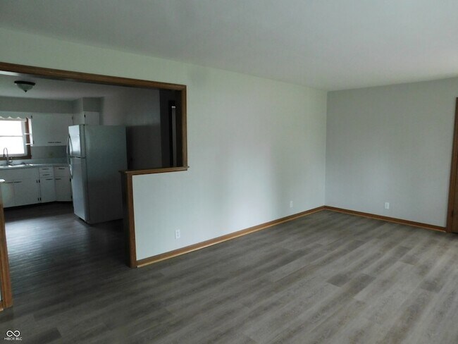 Foto del edificio - 6985 E County Rd 100 S