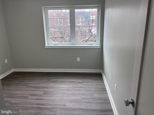 Foto del edificio - 624 Girard St NE