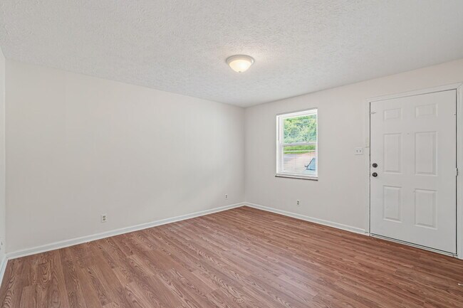 Foto del edificio - 476 E Red Bud Rd