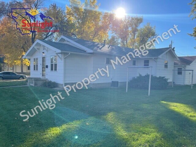Foto del edificio - "Charming 2-Bed, 2-Bath Retreat in Laurel, MT – Your Perfect 1148 Sq Ft Haven on 5th Ave Awaits!"