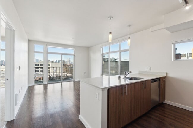 Building Photo - REO Flats