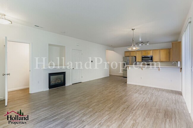 Foto del edificio - Charming 3-Bedroom Beaverton Townhome with Attached Garage!