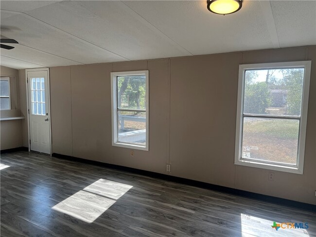Foto del edificio - 148 Arthur Ln