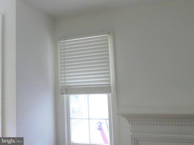 Building Photo - 2115 N Potomac St