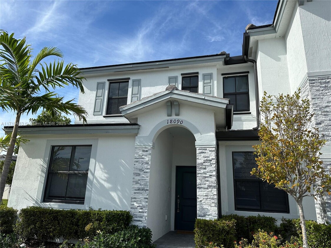 Foto principal - 18090 SW 147th Ct