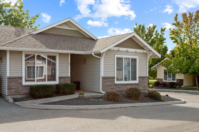 Building Photo - Sullivan Park Independent Living