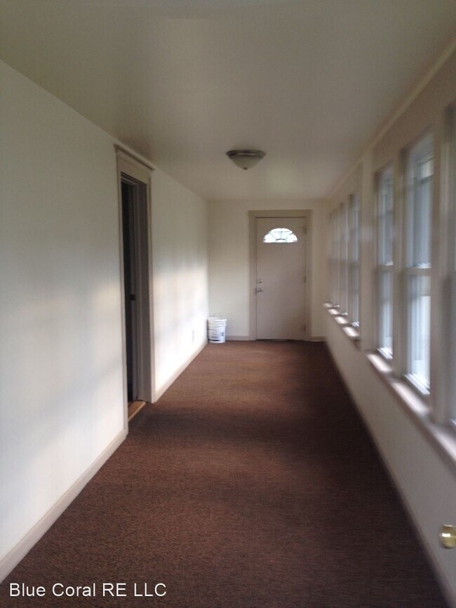 Foto del edificio - 5 br, 3 bath House - 137 Hawthorne Ave.
