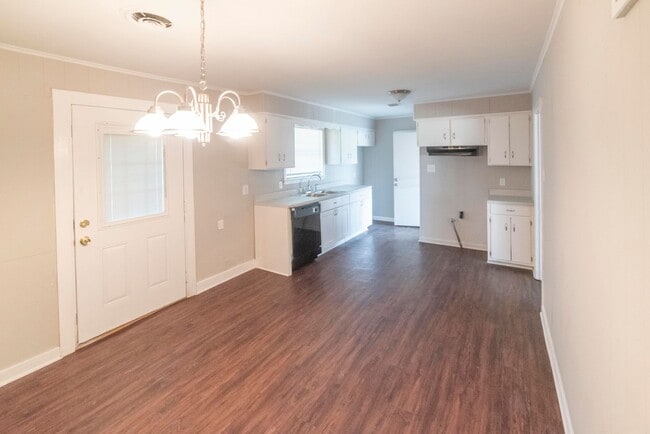 Building Photo - 3109 Christine Rd