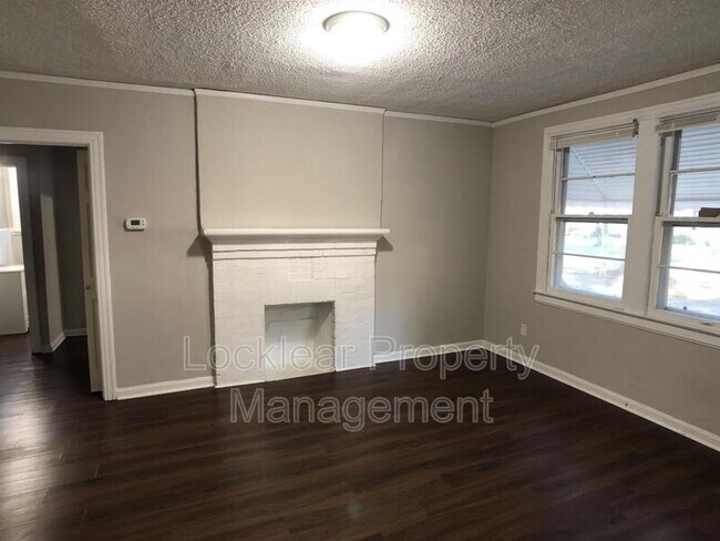 Building Photo - 810 Mackinaw St