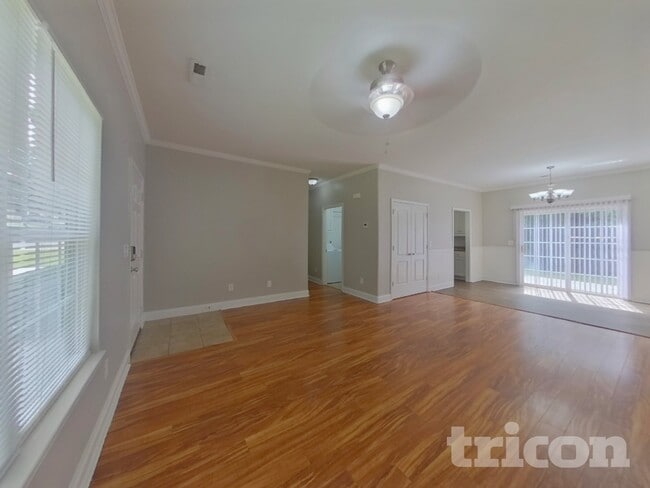 Foto del edificio - 117 W Nims Ave