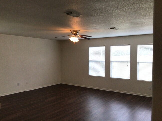 Foto del edificio - 24319 Ayscough Ln