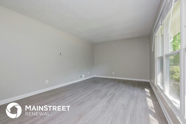 Building Photo - 5830 Deerfield Trail