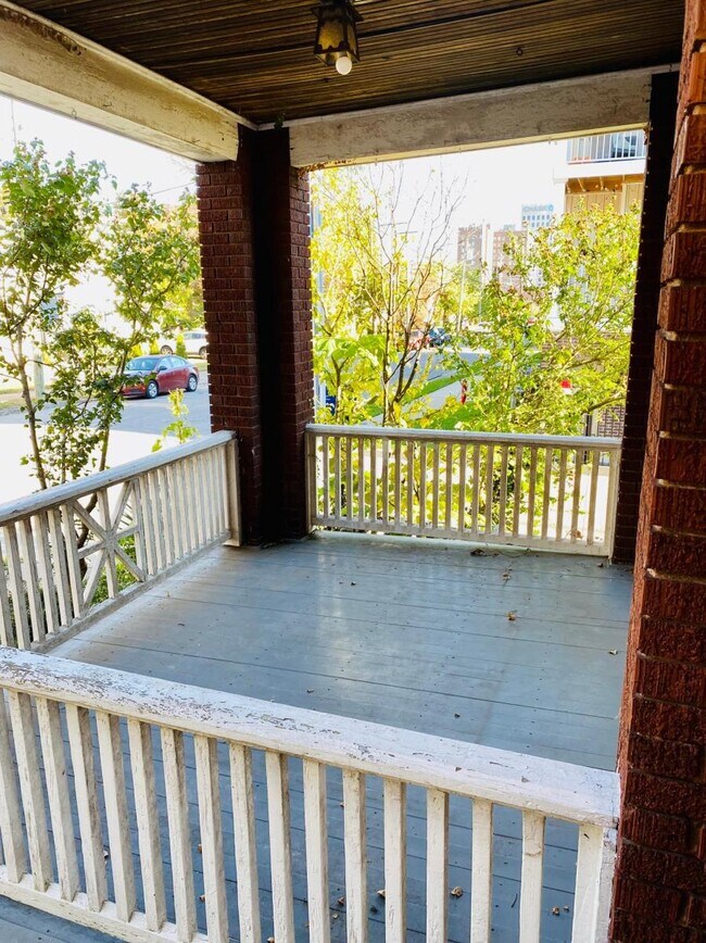 Building Photo - 270 Lexington Ave