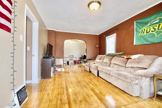 Foto del edificio - 721 8th Ave N