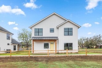 Building Photo - 205 Avenue None Ave