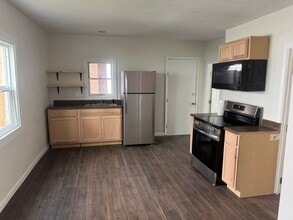 Building Photo - 607 Tenny Ave