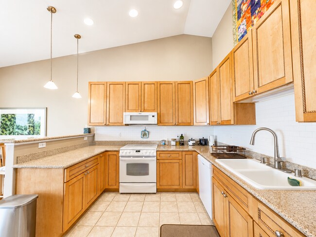 Building Photo - 75-346-346 Hualalai Rd