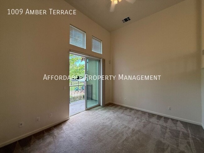 Building Photo - 1009 Amber Terrace