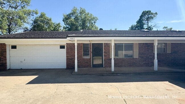 Building Photo - 1005 Itasca St