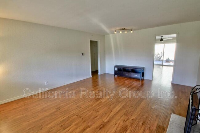 Building Photo - 2295 N Tustin St