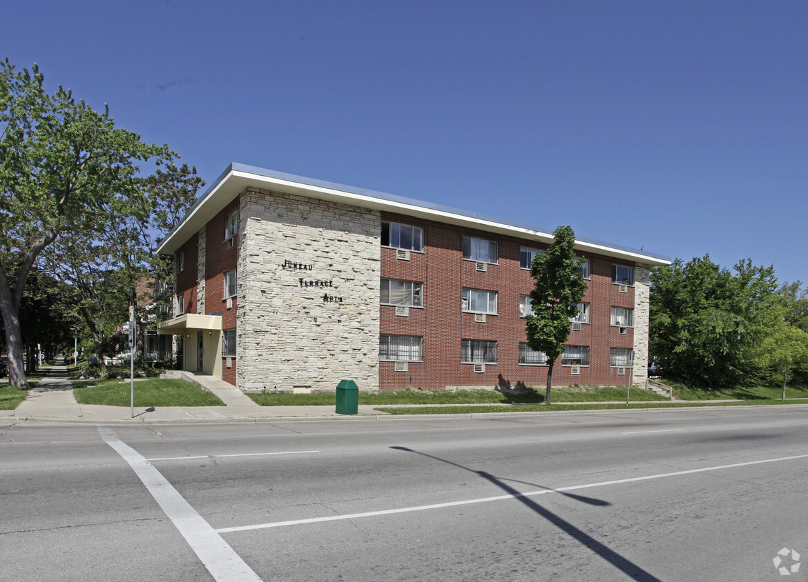 Primary Photo - Juneau Terrace Apts