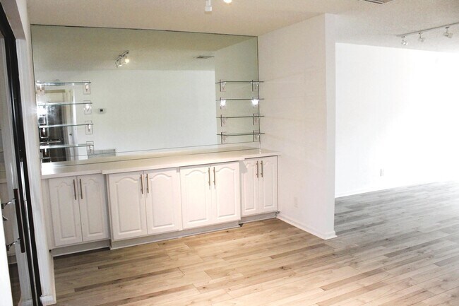 Building Photo - 9910 Orchid Tree Trail