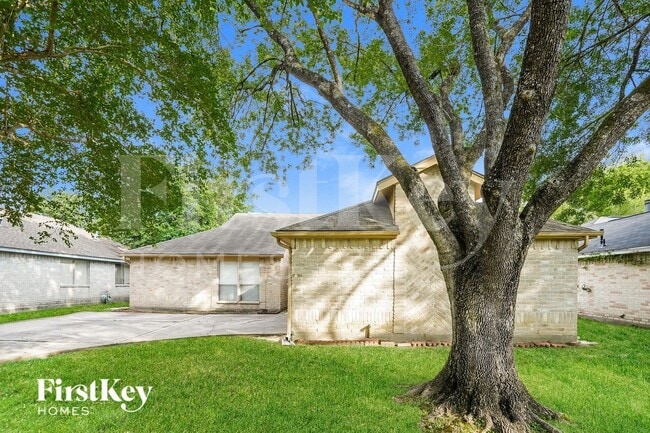 Building Photo - 2338 Loyanne Dr