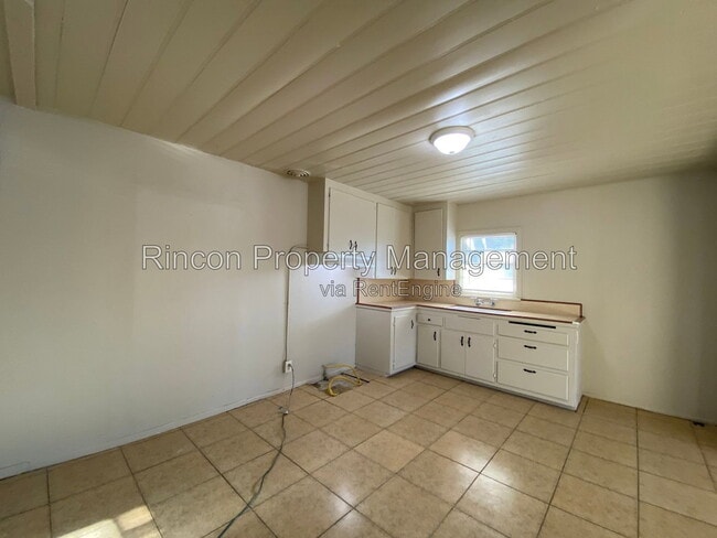 Foto del edificio - 752 W Main St