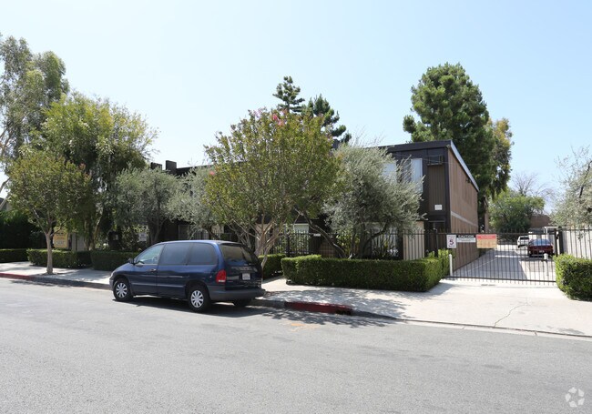 Foto del edificio - 18552-18554 Collins St