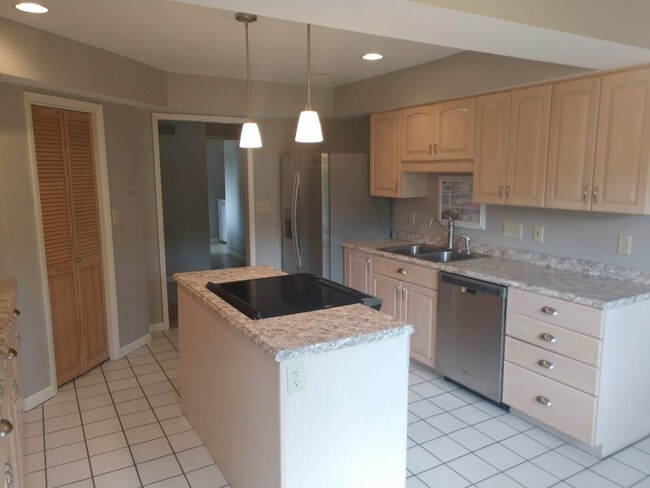 Building Photo - Renovated 4BR 3BA Home in Ross