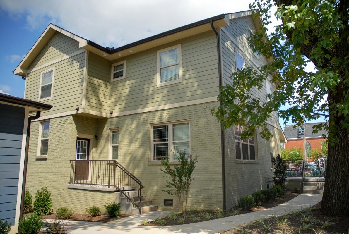 Building Photo - 1701 Highland Ave