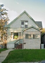 Building Photo - 2446 S 35th St