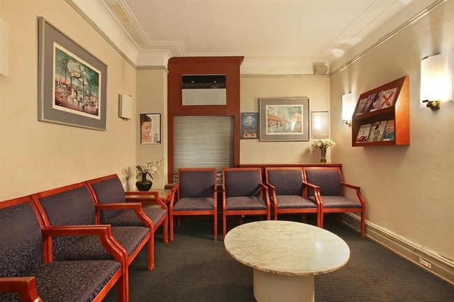 Sala de espera - 791 Park Ave