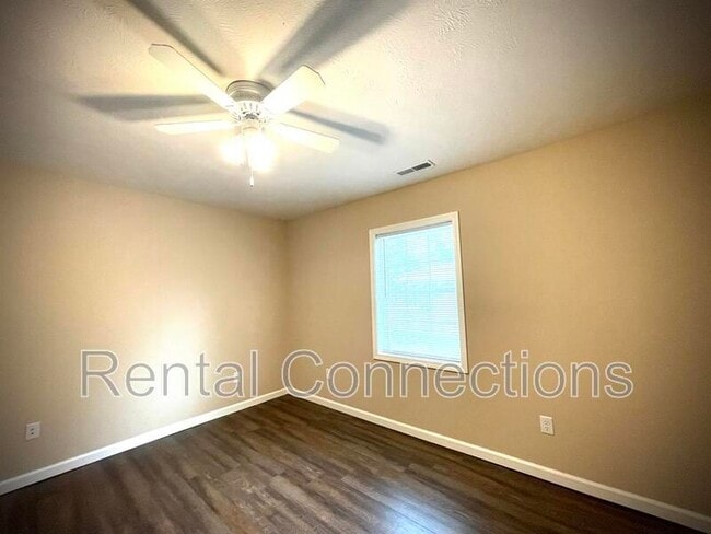 Building Photo - 810 S Bentley St