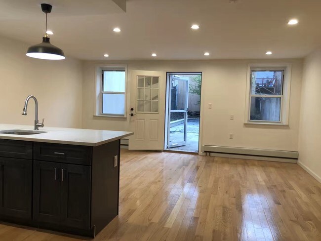 Building Photo - 262 56th St