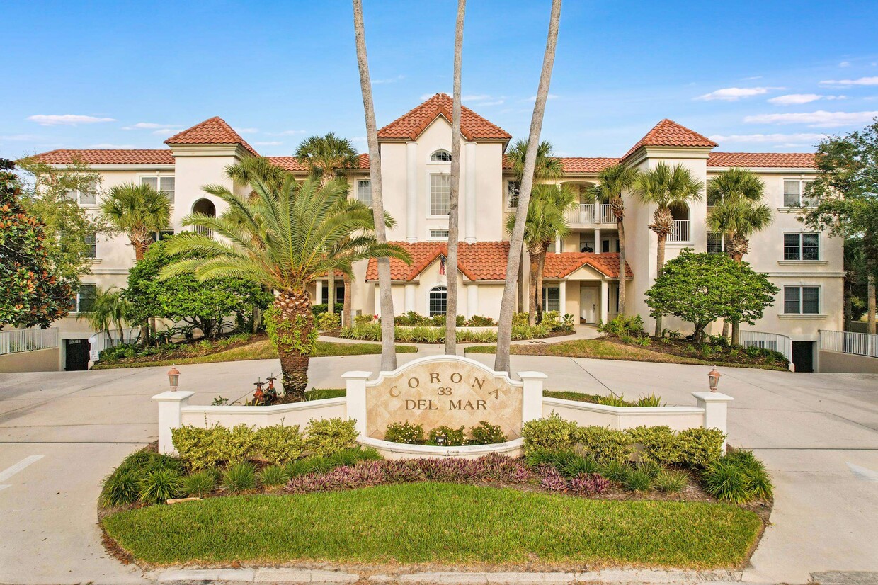 Foto principal - 33 Comares Ave