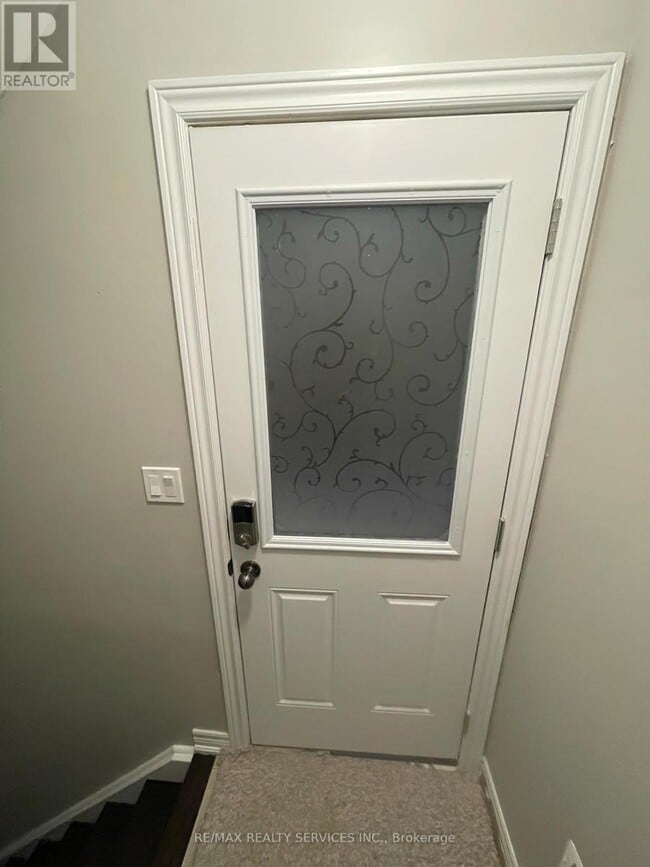 Building Photo - 34 Ebury Dr