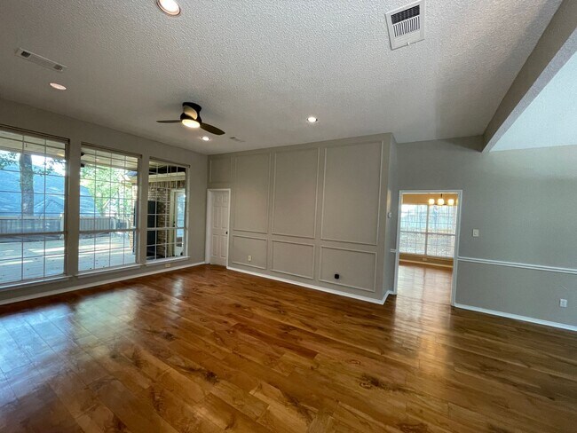 Foto del edificio - 1818 Haydenbend Cir