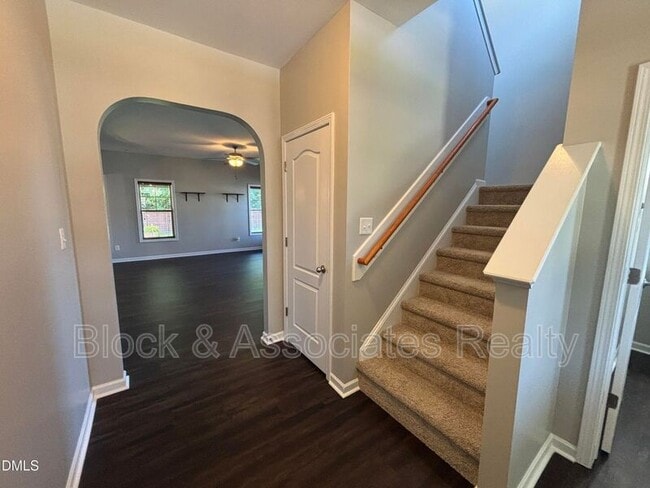 Building Photo - 438 Roanoke Dr