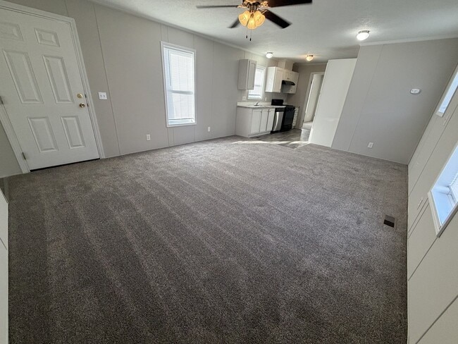 Building Photo - 38027 Leverette Ave