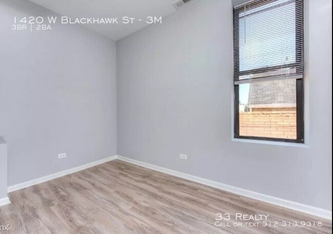 Building Photo - 1420 W Blackhawk St