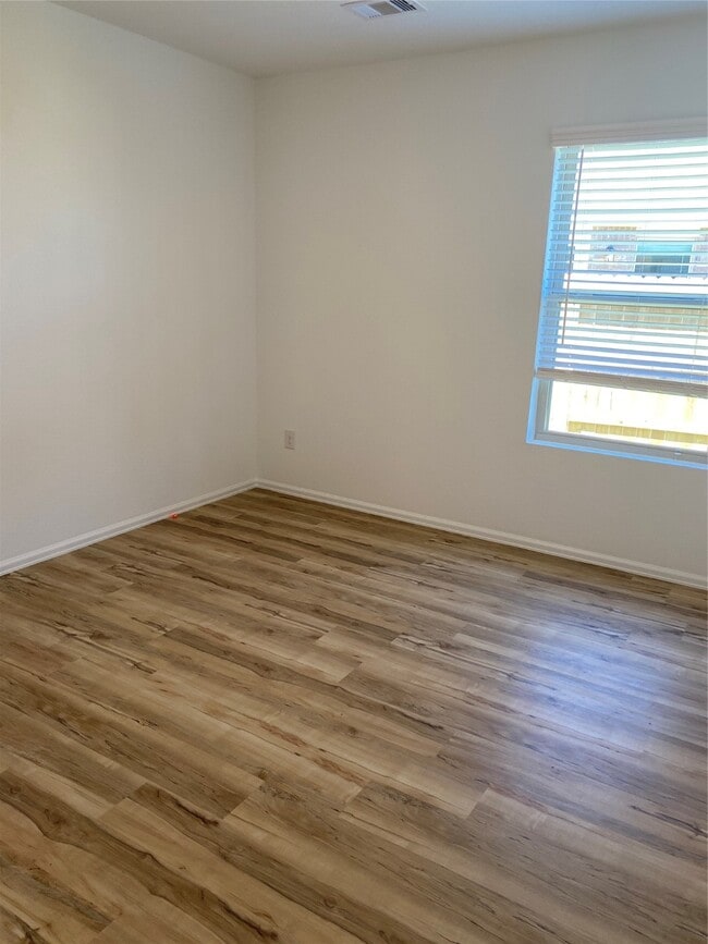 Building Photo - 8839 Wooster Trails Dr