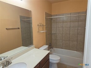 Building Photo - 512 Wyndham Hill Pkwy